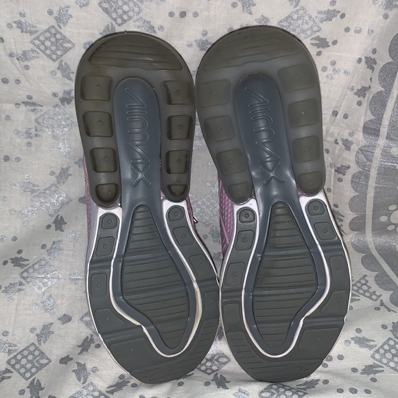 Nike Air Max 270s Size 4 KIDS - Picture 9 of 12